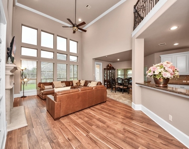 2895 Ragusa Lane - Photo Thumbnail 15