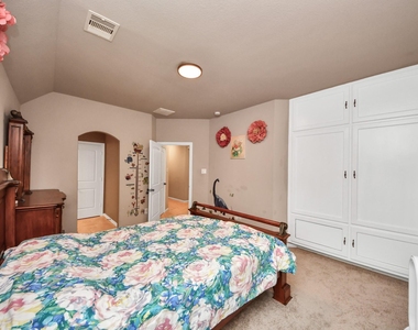 2895 Ragusa Lane - Photo Thumbnail 33