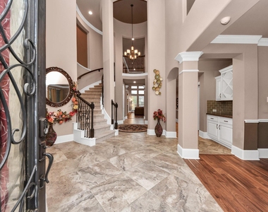 2895 Ragusa Lane - Photo Thumbnail 9