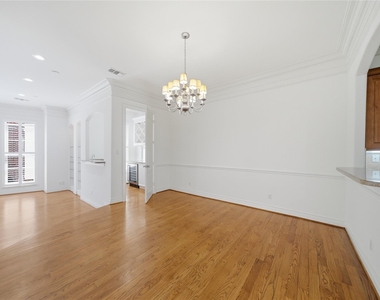 1329 Hyde Park Boulevard - Photo Thumbnail 13