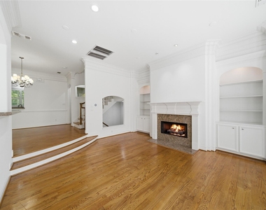 1329 Hyde Park Boulevard - Photo Thumbnail 10