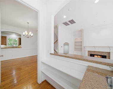1329 Hyde Park Boulevard - Photo Thumbnail 15