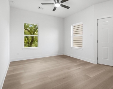 307 Bolden Street - Photo Thumbnail 3