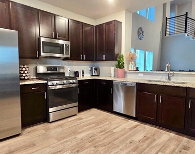 1523 Alpine Drive Drive - Photo Thumbnail 8