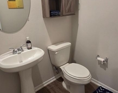 1523 Alpine Drive Drive - Photo Thumbnail 16