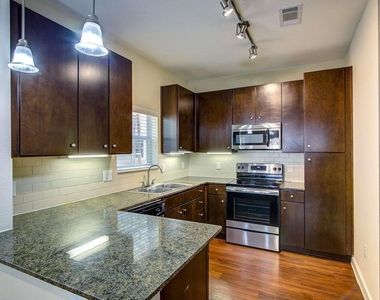 2951 N Loop 336 W - Photo Thumbnail 4