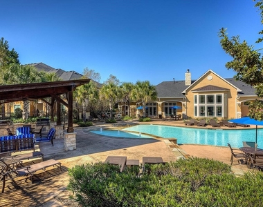 2951 N Loop 336 W - Photo Thumbnail 16