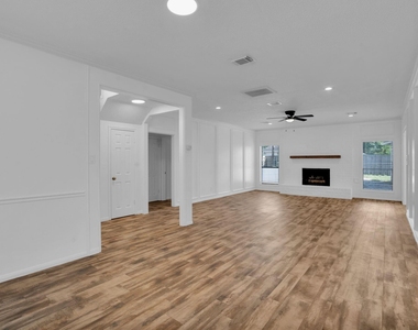 12411 Exbury Court - Photo Thumbnail 8