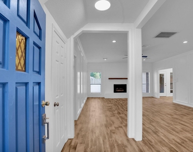 12411 Exbury Court - Photo Thumbnail 6