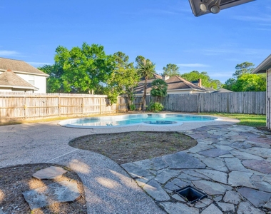 12411 Exbury Court - Photo Thumbnail 43