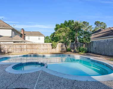 12411 Exbury Court - Photo Thumbnail 46