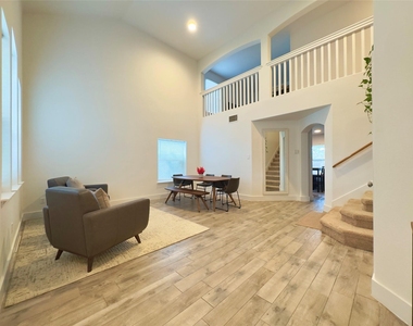 1404 Laguna Cove - Photo Thumbnail 2