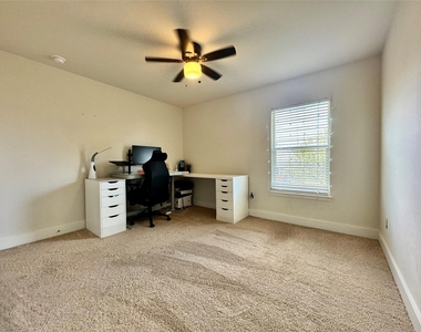 1404 Laguna Cove - Photo Thumbnail 8