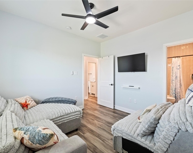 3920 2nd Street - Photo Thumbnail 13