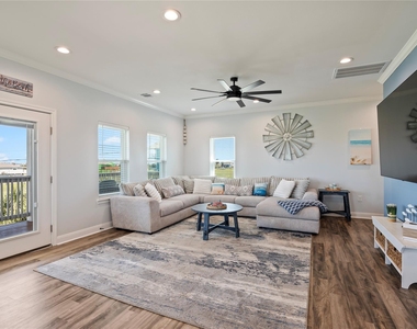 3920 2nd Street - Photo Thumbnail 2