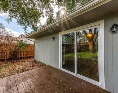 7810 Locke Lane - Photo Thumbnail 4