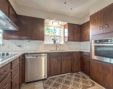 7810 Locke Lane - Photo Thumbnail 11