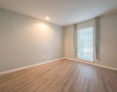 7810 Locke Lane - Photo Thumbnail 16