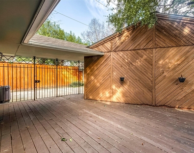7810 Locke Lane - Photo Thumbnail 2