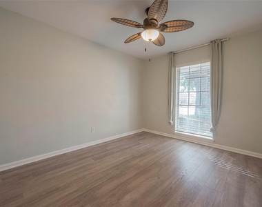 7810 Locke Lane - Photo Thumbnail 14