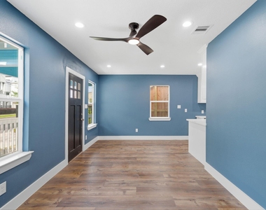 1210 Crockett Street - Photo Thumbnail 5