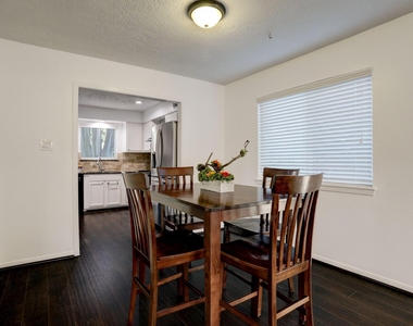 121 Misty Brook Lane - Photo Thumbnail 7