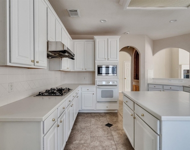 3902 Breaux Bridge Lane - Photo Thumbnail 23