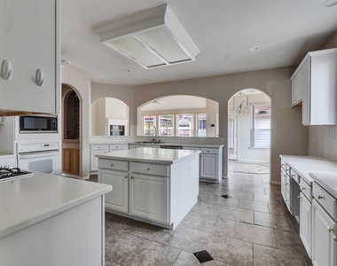 3902 Breaux Bridge Lane - Photo Thumbnail 12