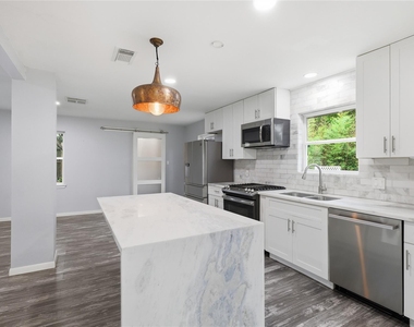 5347 Rutherglenn Drive - Photo Thumbnail 6