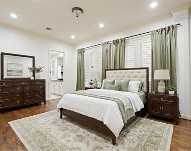 521 Lovett Boulevard - Photo Thumbnail 2