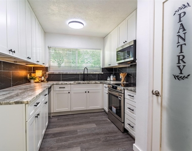 4855 Sulley Drive - Photo Thumbnail 10