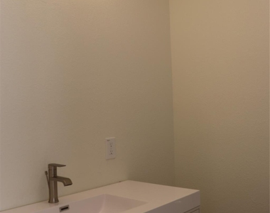 2008 Crockett Street - Photo Thumbnail 5