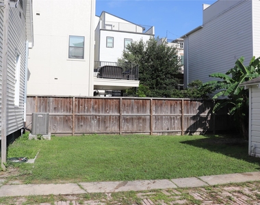 2008 Crockett Street - Photo Thumbnail 8