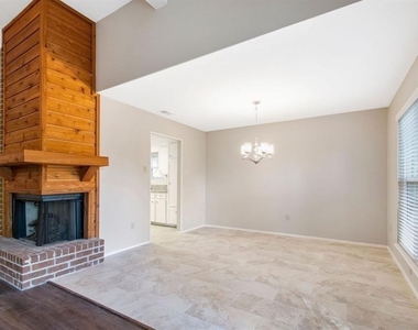 108 N Deerfoot Circle - Photo Thumbnail 20