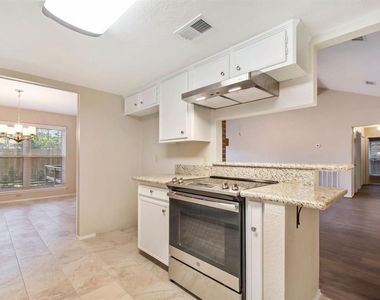 108 N Deerfoot Circle - Photo Thumbnail 24