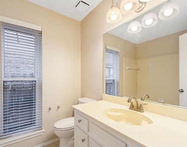 108 N Deerfoot Circle - Photo Thumbnail 5