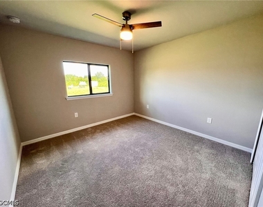 2706 56th Street W - Photo Thumbnail 3