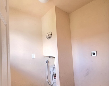 5546 6th Avenue - Photo Thumbnail 11