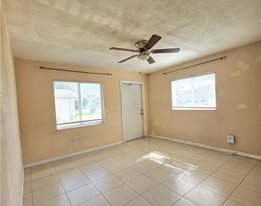 5546 6th Avenue - Photo Thumbnail 4