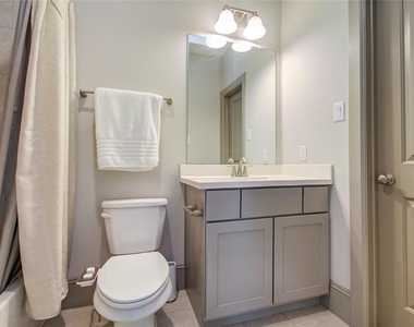 3104 Mitchell Landing Court - Photo Thumbnail 7