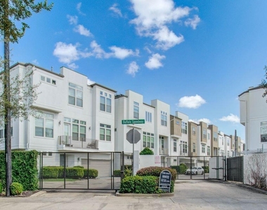 3104 Mitchell Landing Court - Photo Thumbnail 2