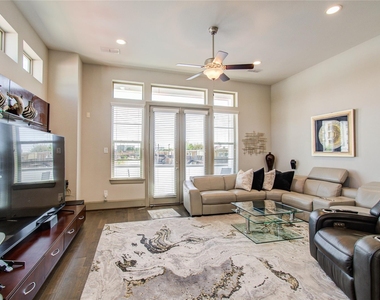3104 Mitchell Landing Court - Photo Thumbnail 13