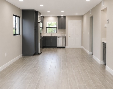 16341 Dublin Circle - Photo Thumbnail 14