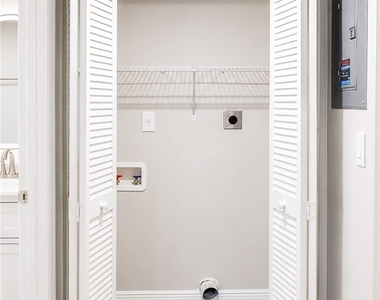 16341 Dublin Circle - Photo Thumbnail 3