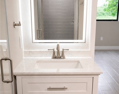 16341 Dublin Circle - Photo Thumbnail 9