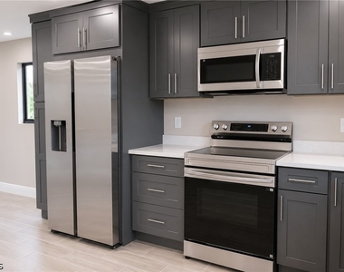 16341 Dublin Circle - Photo Thumbnail 7