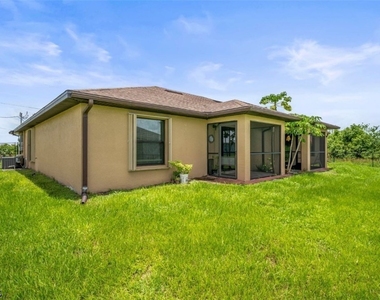 1530 Gretchen Avenue S - Photo Thumbnail 28