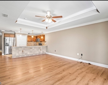 1530 Gretchen Avenue S - Photo Thumbnail 9