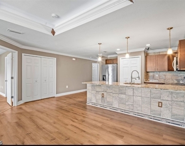 1530 Gretchen Avenue S - Photo Thumbnail 8