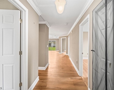 1530 Gretchen Avenue S - Photo Thumbnail 2